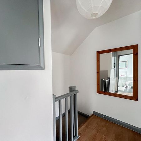 Well-Equipped 4 Bedroom House Close To City Centre Лідс Екстер'єр фото